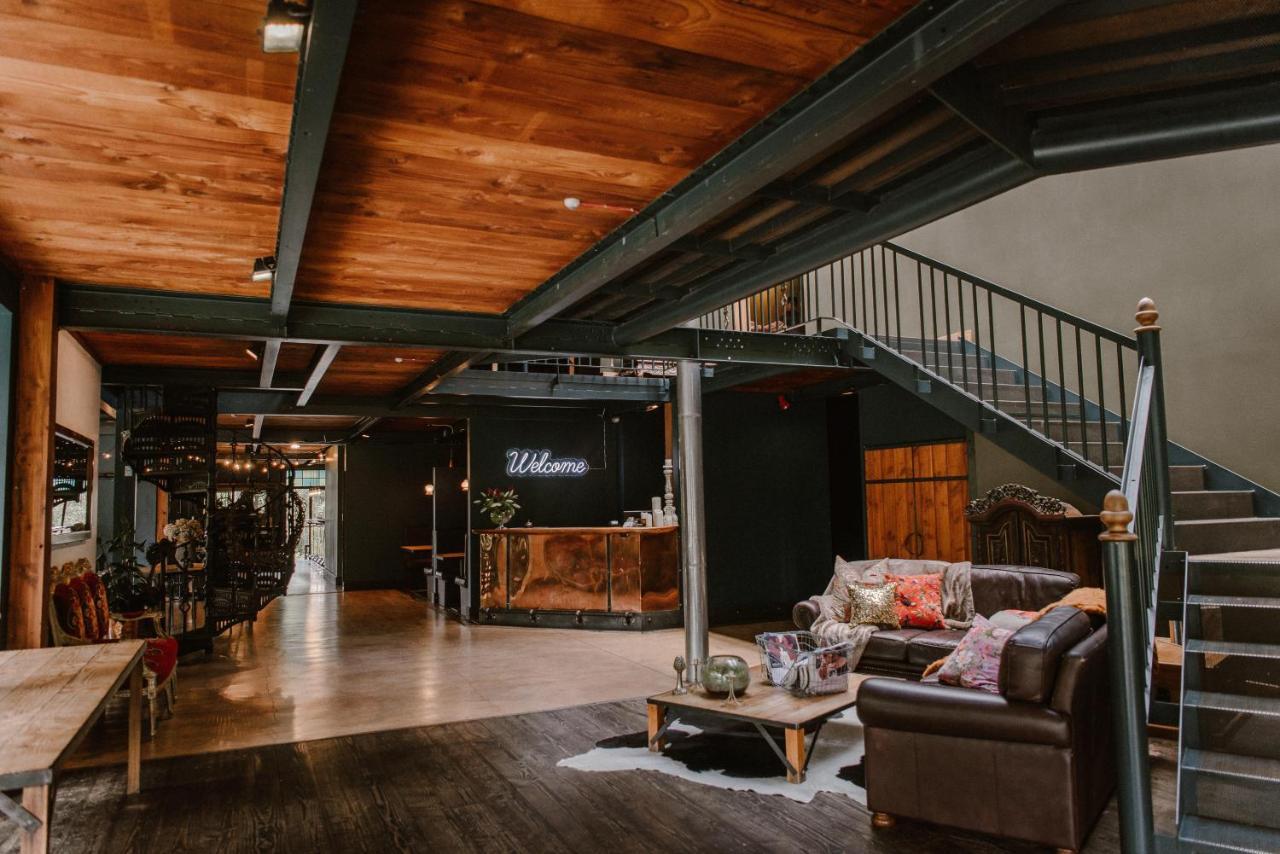 The Narrows Landing Hotel Tamahere Экстерьер фото