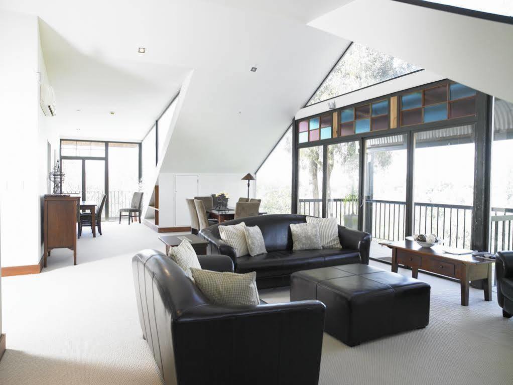 The Narrows Landing Hotel Tamahere Экстерьер фото