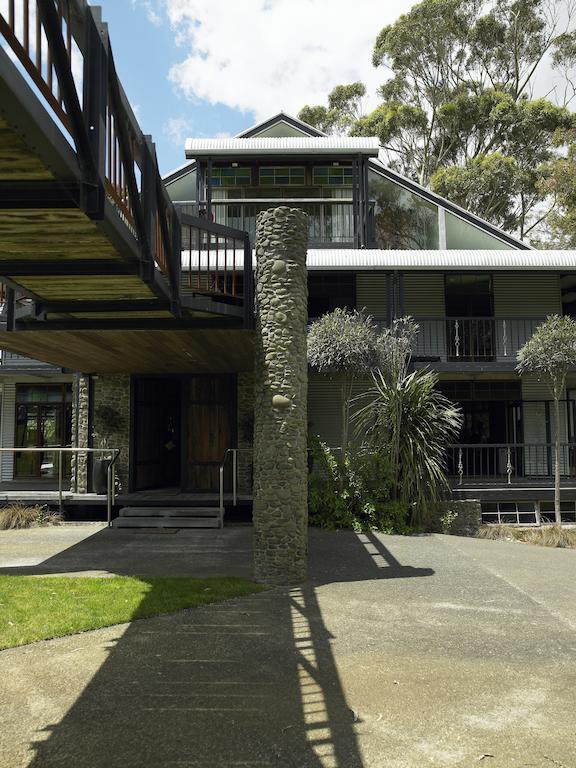 The Narrows Landing Hotel Tamahere Экстерьер фото