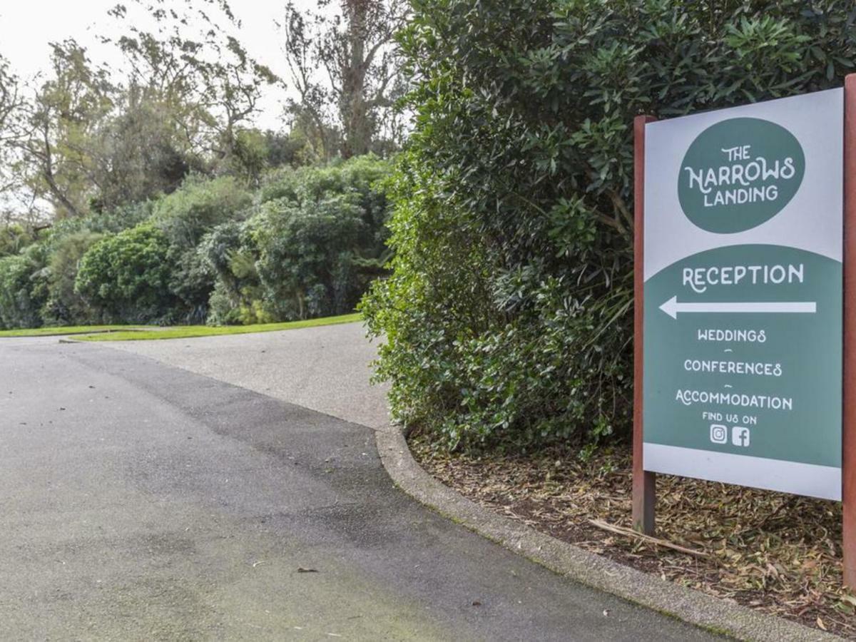 The Narrows Landing Hotel Tamahere Экстерьер фото