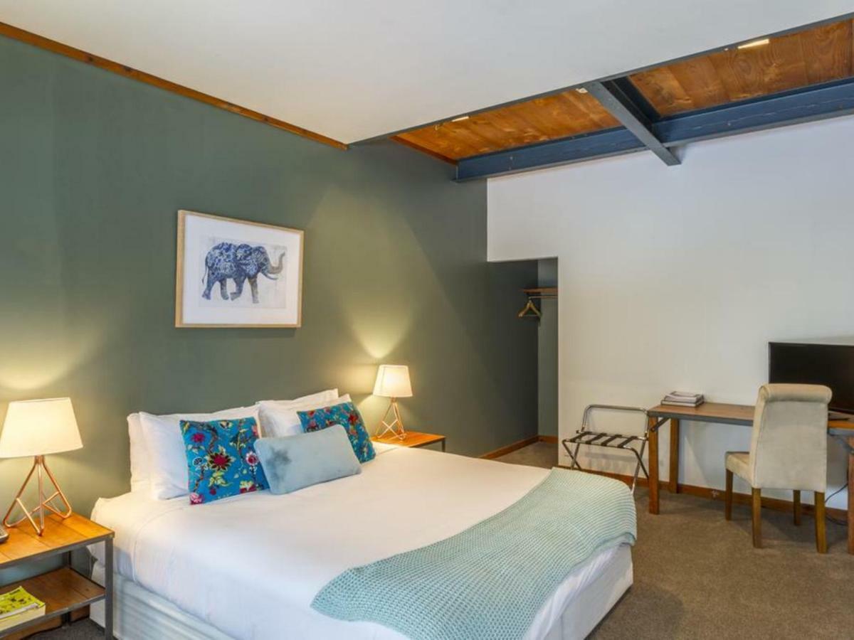 The Narrows Landing Hotel Tamahere Экстерьер фото