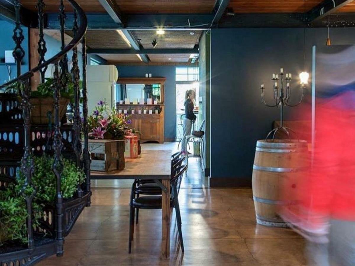 The Narrows Landing Hotel Tamahere Экстерьер фото