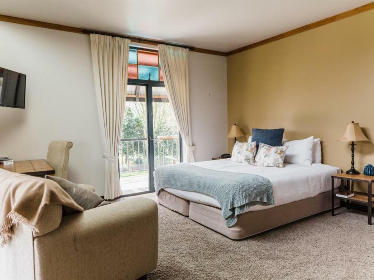 The Narrows Landing Hotel Tamahere Экстерьер фото