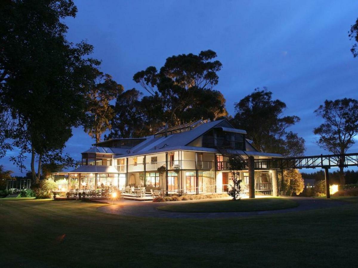 The Narrows Landing Hotel Tamahere Экстерьер фото